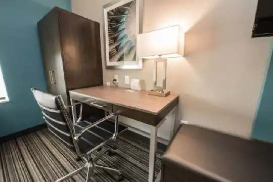 Holiday Inn Express & Suites Houston - Hobby Airport Area, An Ihg - 28