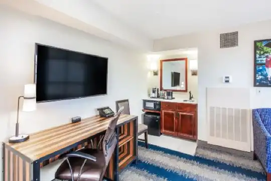 Wyndham La Belle Maison - 52
