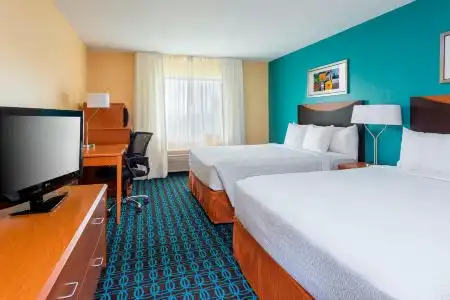 Fairfield Inn & Suites - 18