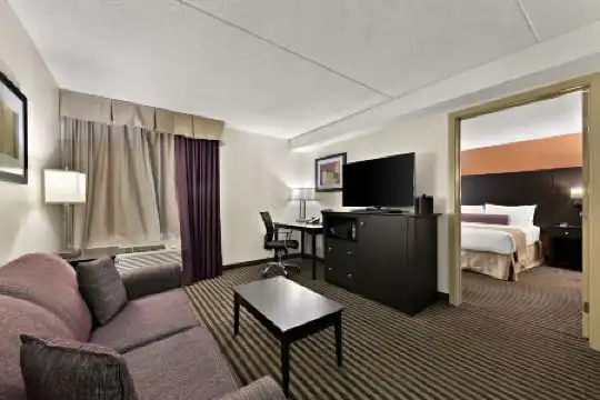 Best Western Plus North York & Suites - 50
