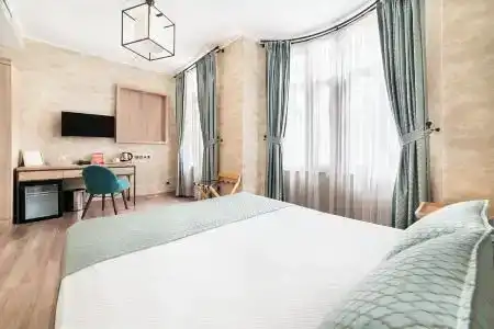 Castle Franco Suites - 18