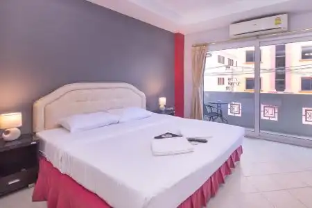 Robin's Nest Guesthouse & Restaurant - 1