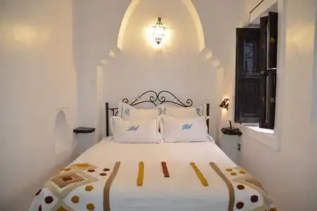Riad Ailen - 10