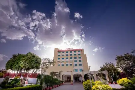 Ramada by Wyndham Jaipur Jaisinghpura - 1