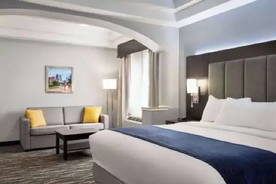 Days Inn & Suites by Wyndham Houston Hobby Airport - 52