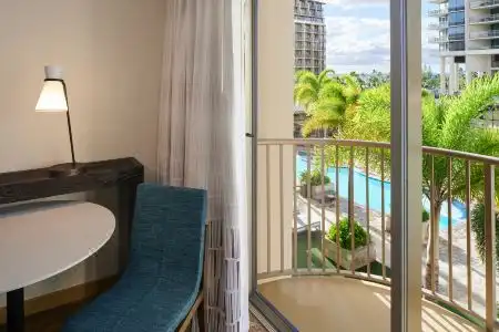 Embassy Suites by Hilton Waikiki Beach Walk - 58