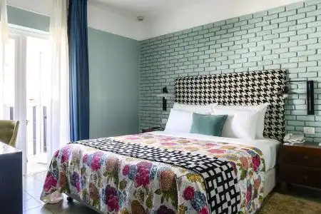 Center Chic - an Atlas Boutique - 9