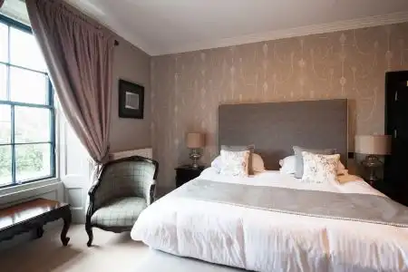 No. 11 Boutique & Brasserie - 29