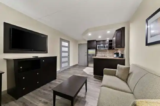 Best Western Plus North York & Suites - 43