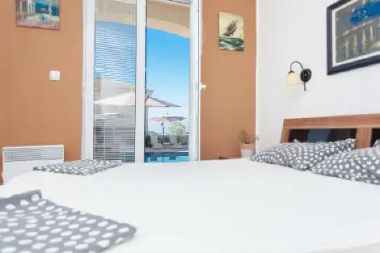 Vila Tamburic - 82