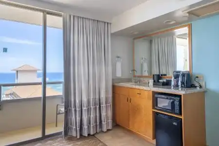 Embassy Suites by Hilton Waikiki Beach Walk - 99