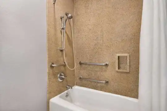 Days Inn & Suites by Wyndham Houston Hobby Airport - 48
