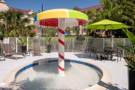 SpringHill Suites by Marriott Orlando Convention Center - 4