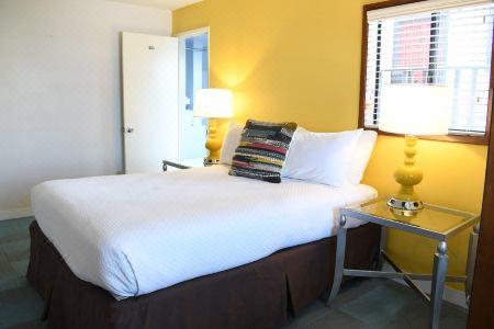 La Jolla Cove Suites - 81