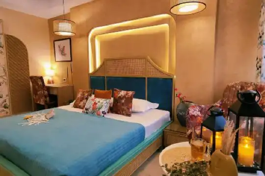 Sarang Palace - Boutique Stays & Candlelight Dining - 12