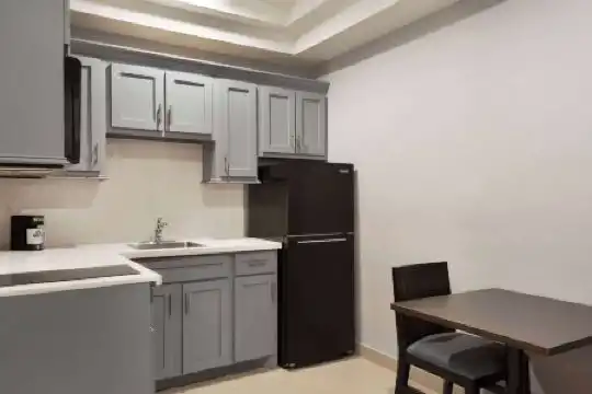 Days Inn & Suites by Wyndham Houston Hobby Airport - 57
