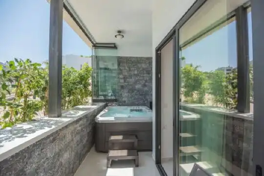 Lazar Lux  - Ammoudara - 2