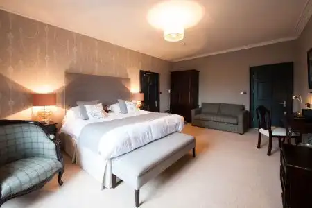 No. 11 Boutique & Brasserie - 27