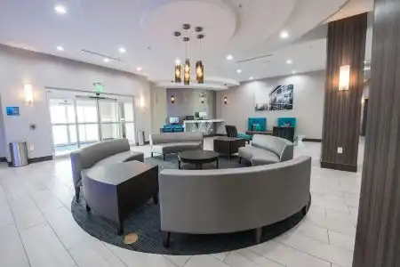 Holiday Inn Express & Suites Houston - Hobby Airport Area, An Ihg - 2