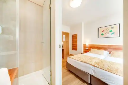 Astoria - 82