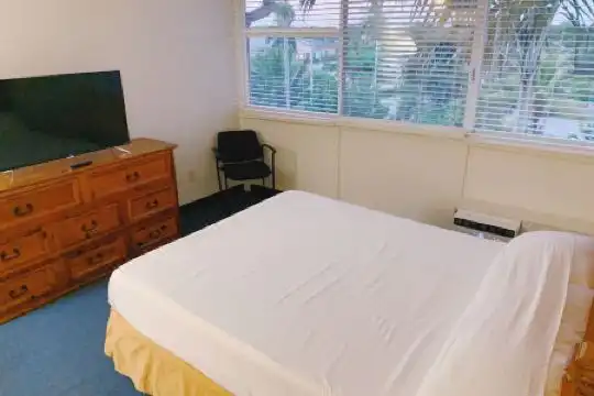 Miami Gardens Inn & Suites - 54