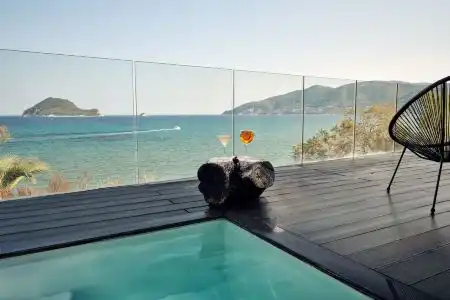 Gloria Maris Suites and Villa - 3
