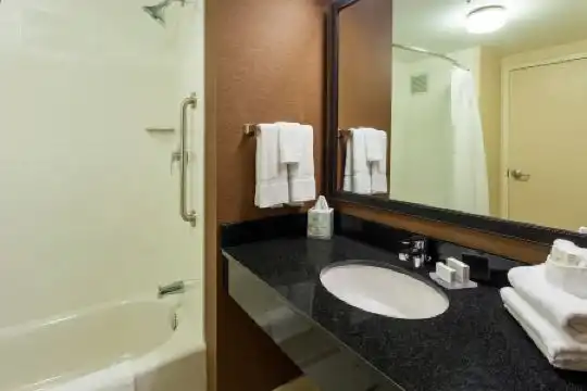 Fairfield Inn and Suites Chicago Downtown-River North - 26