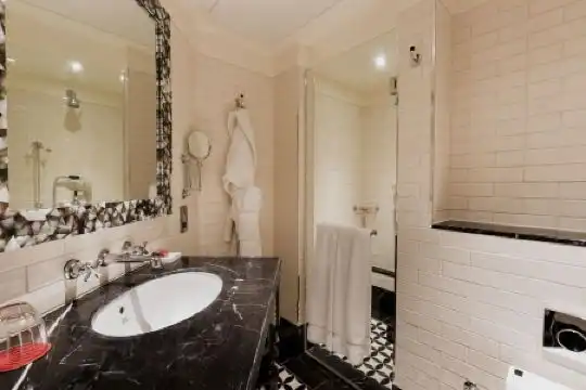 The Lalit London - 57