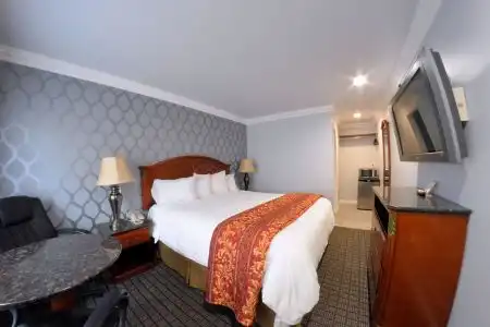 Crystal Lodge - 31