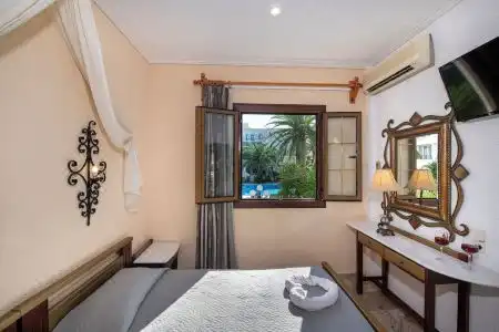 Castle Suites - 11