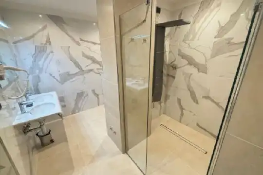 Grand & des Anglais Spa - 84