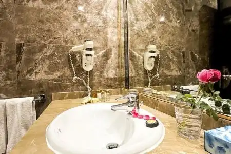 Royal Mirage Deluxe - 75