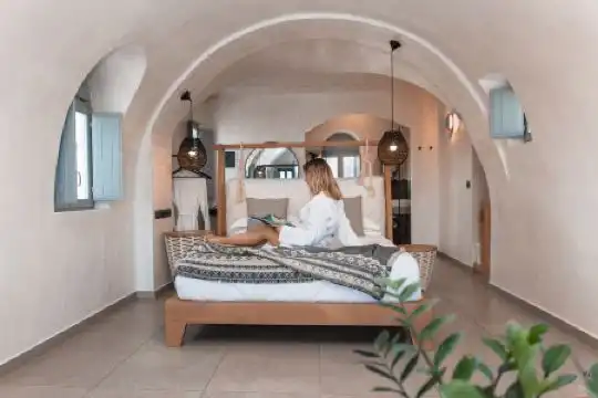 Almyra Oia Suites - 75