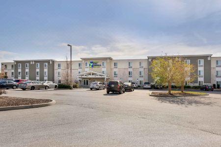 WoodSpring Suites Orlando Airport - 7