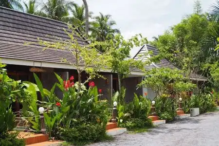 Ruean Thai Nai Bang by PANSAK Resort - 27