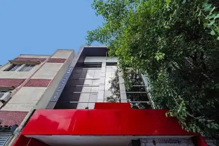 Vaccinated Staff - Capital O 72249 Saravana Boutique Inn - 5