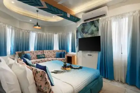 Sarang Palace - Boutique Stays & Candlelight Dining - 175