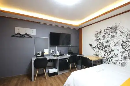 Business Station - 6