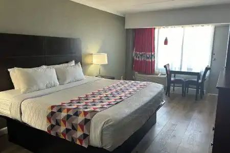 Best Western Plus Sandcastle Beachfront - 38