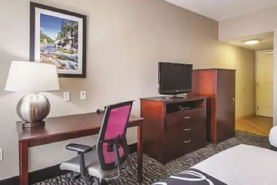 La Quinta by Wyndham Northwest - 22