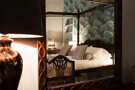 No. 11 Boutique & Brasserie - 60
