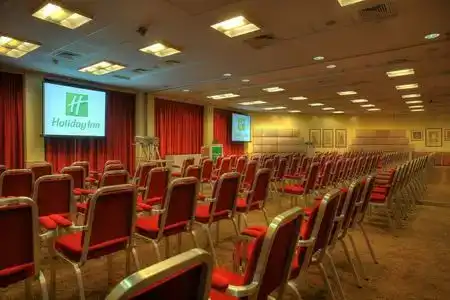 Holiday Inn - 7