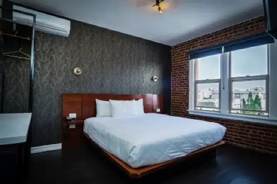 H by H Hospitality - 101