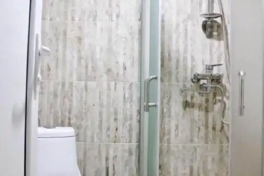 Red door-Room with private bathroom - 21