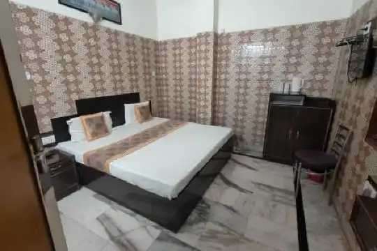 Oyo 26146 Sarwan - 9