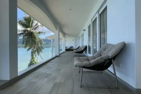 VallonEnd Beachfront villa with excellent view - 2