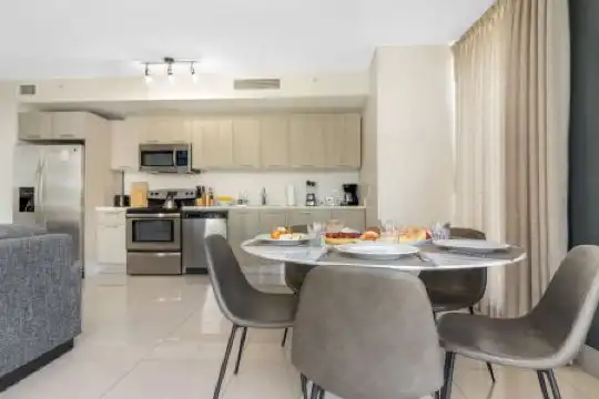 Habitat Brickell I Sextant - 172