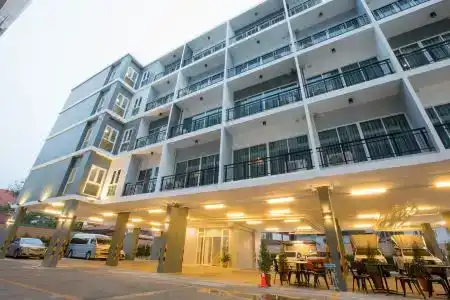 RoomQuest Ladprao Soi 1 - 3