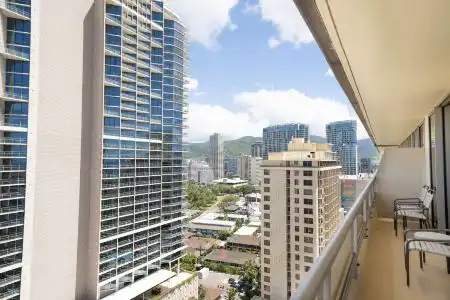 Embassy Suites by Hilton Waikiki Beach Walk - 26