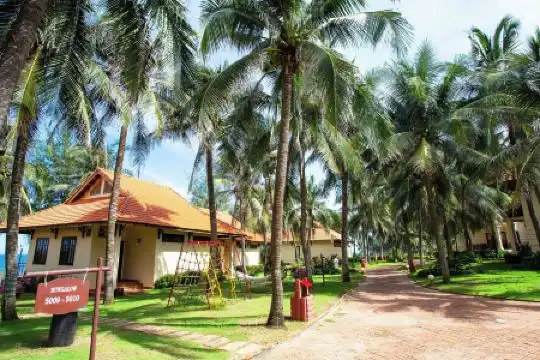 Golden Coast Resort & Spa - 19